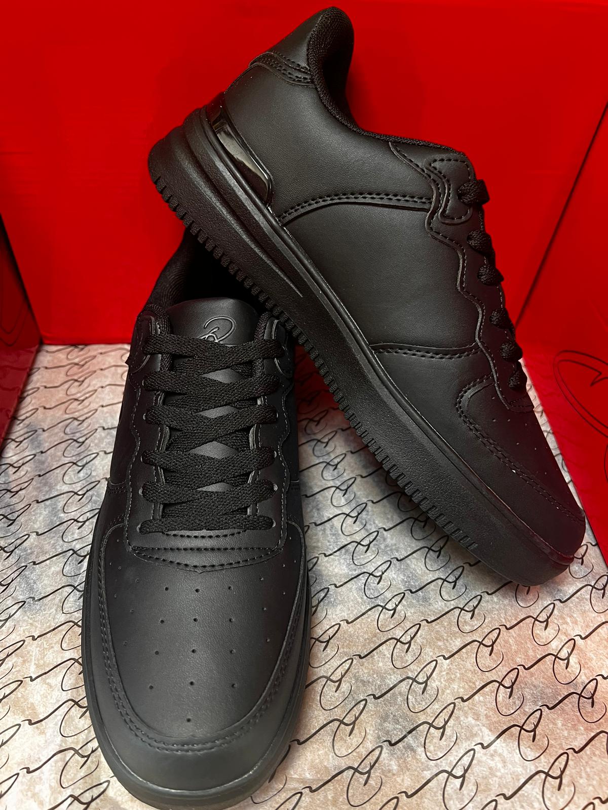 LOW SNEAKER